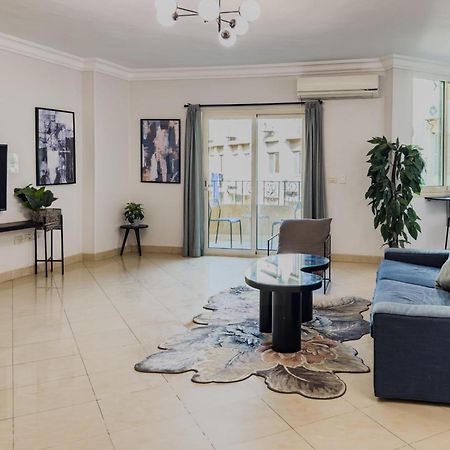 Distinct & Decent 2 Bdr Apt Steps From Nightlife And Airport Cairo Exterior photo