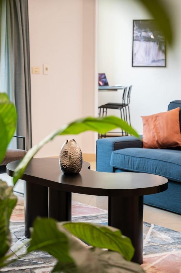 Distinct & Decent 2 Bdr Apt Steps From Nightlife And Airport Cairo Exterior photo