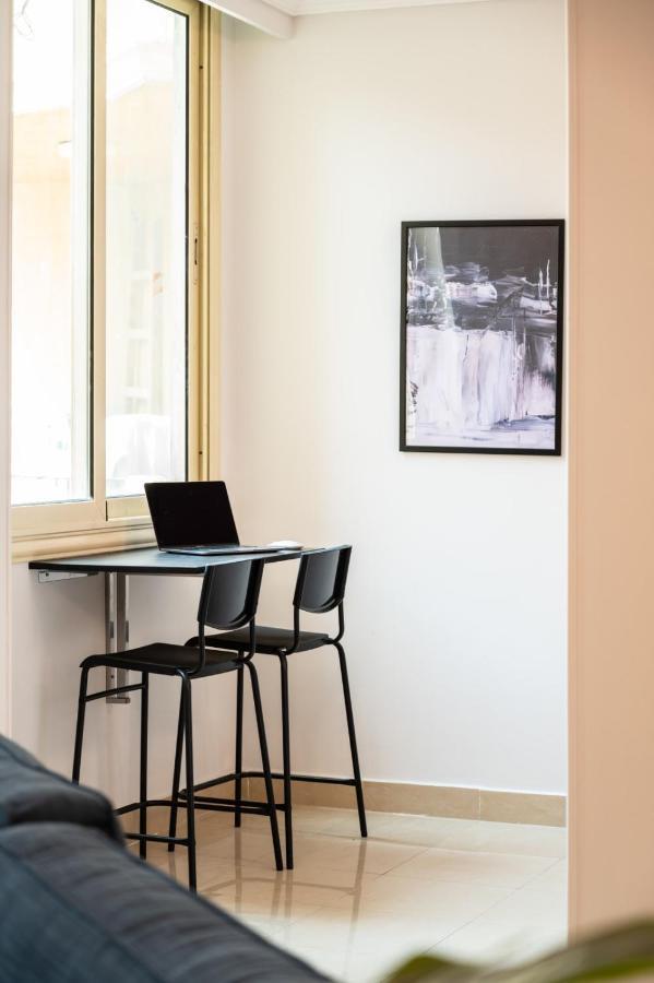 Distinct & Decent 2 Bdr Apt Steps From Nightlife And Airport Cairo Exterior photo