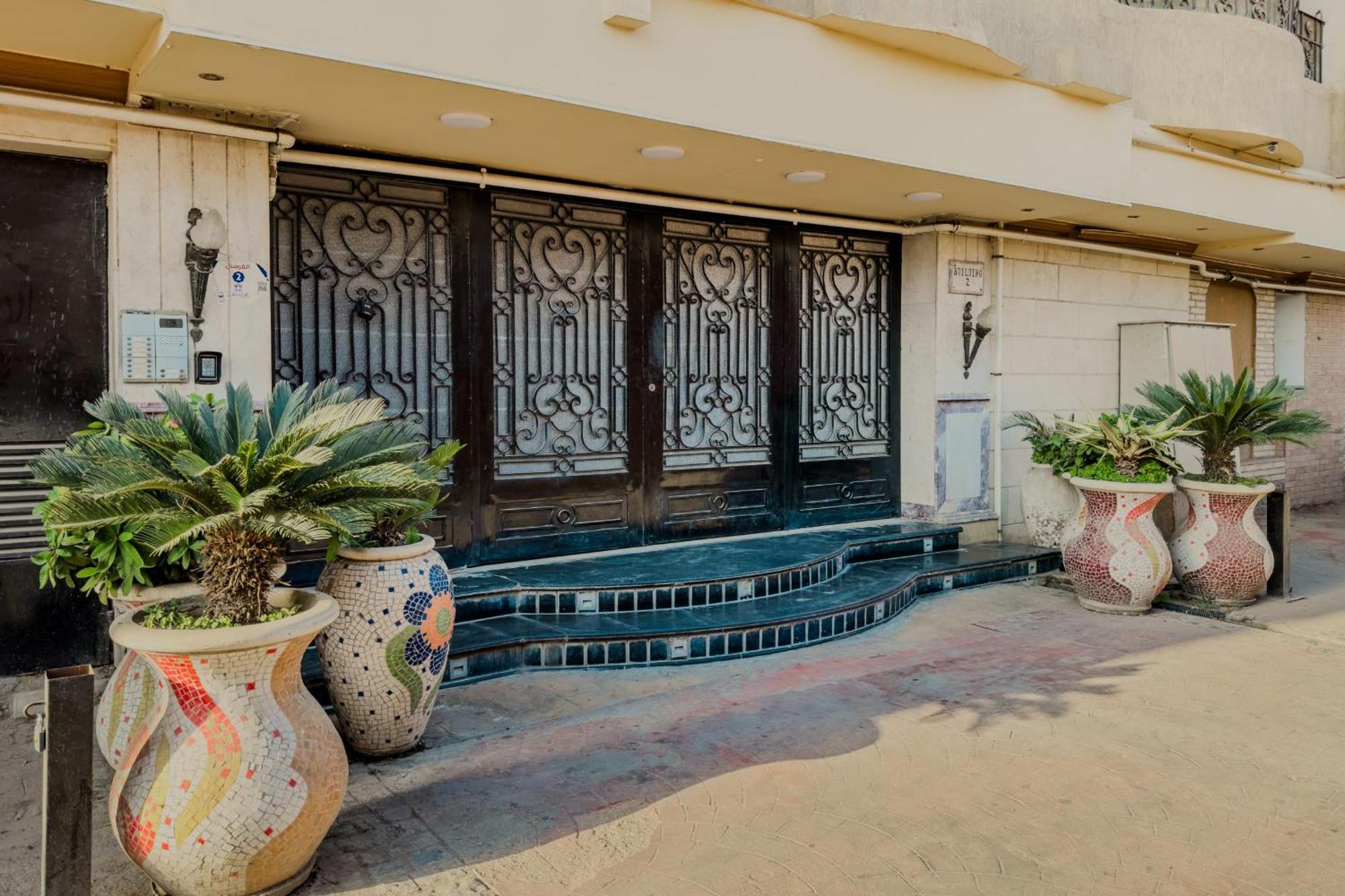 Distinct & Decent 2 Bdr Apt Steps From Nightlife And Airport Cairo Exterior photo