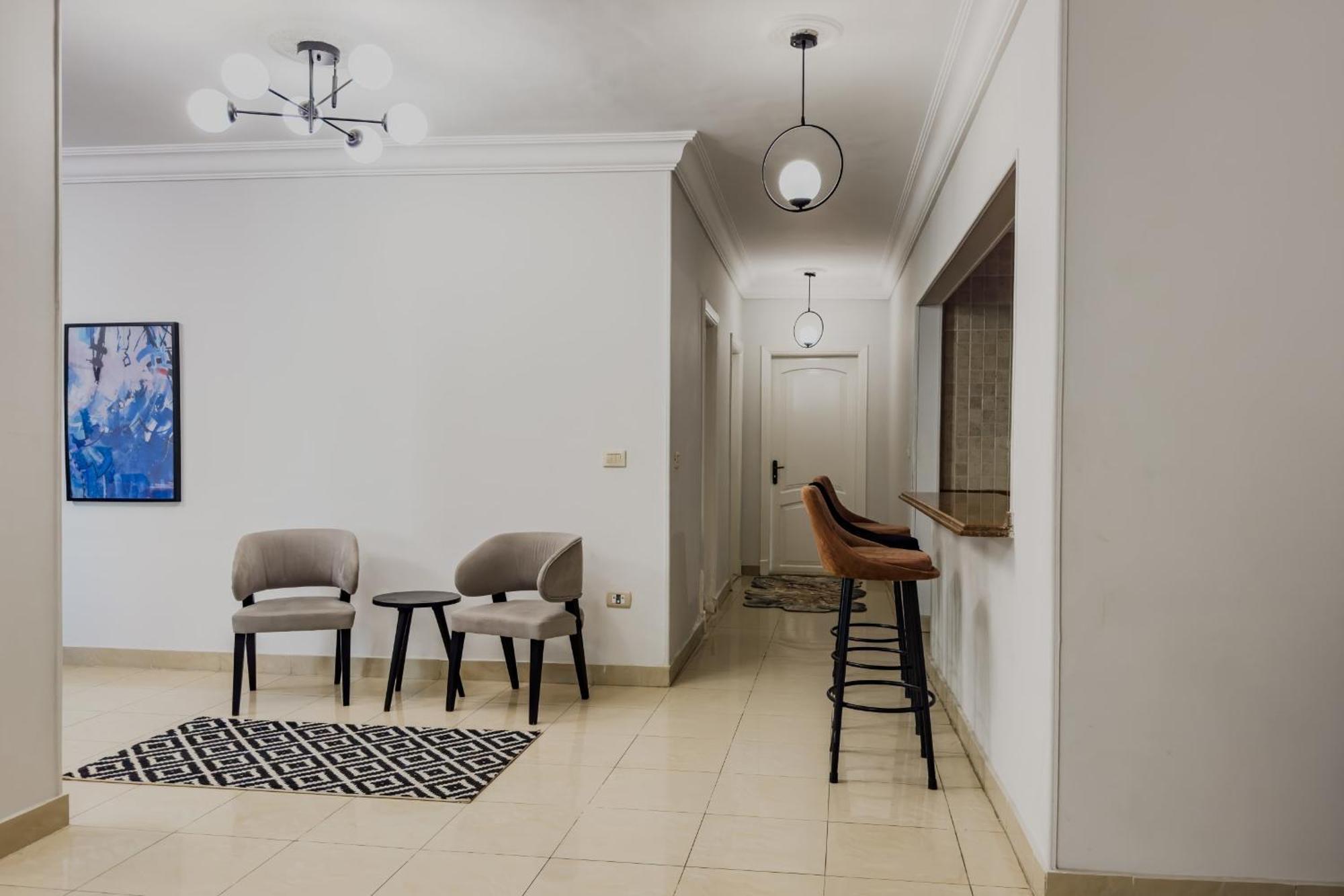 Distinct & Decent 2 Bdr Apt Steps From Nightlife And Airport Cairo Exterior photo